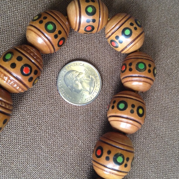 Vintage Big Wood Egg Bead Necklace - Picture 6 of 8